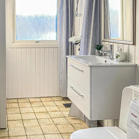 3 Bedroom Pet Friendly In *