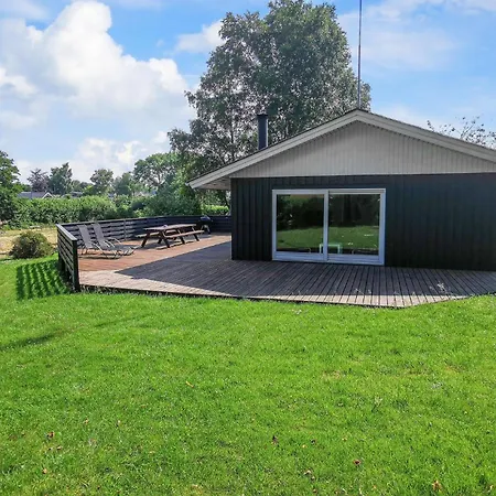 Holiday home 3 Bedroom Pet Friendly In *